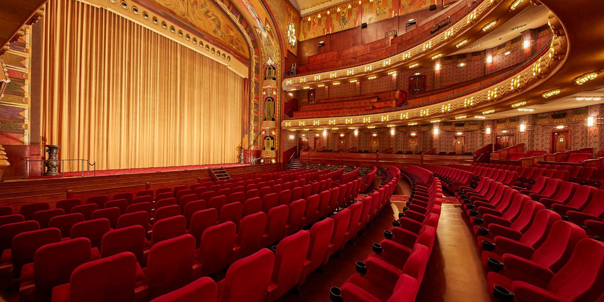 Pathetuschinski Zaal1c